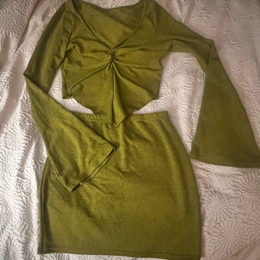 Woman’s 2-Piece SHEIN Soft Fabric Cute Outfit